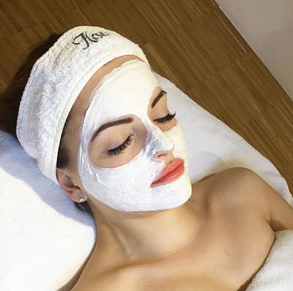 Quick_Spa_Lim's tweet photo. Your perfect supplement: 
a face mask that hydrates and nourishes the skin. 🌹
 
#ilcsicosmetics #ilikeorganics #organicskincare #limassolspa #naturalcosmetics #limassolcy #naturalproducts #quickspalimassol #facial #treatment #spalimassol #beauty #face https://t.co/gKYcD6cAMq
