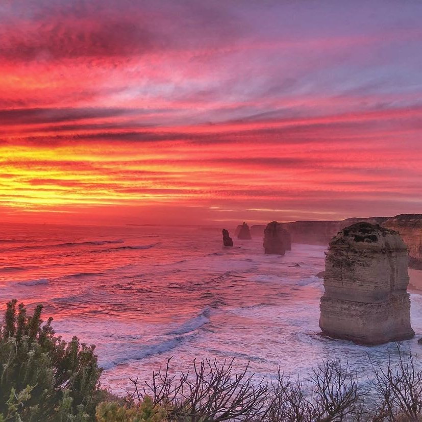 Ok, <a href="/visit12apostles/">visit12apostles</a> - now you're really showing off! (via IG/kabratulika) #seeaustralia