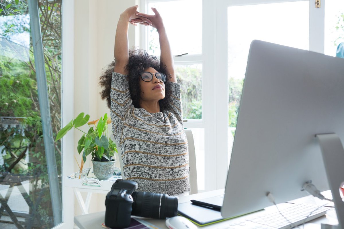 Sitting behind your desk at work for hours on end can be an extremely laborious task, so Shona Vertue the founder of the Vertue Method, has devised an eight-step sequence of what she describes as “desk yoga”. #yoga #workout ow.ly/4KoU30k1ubl