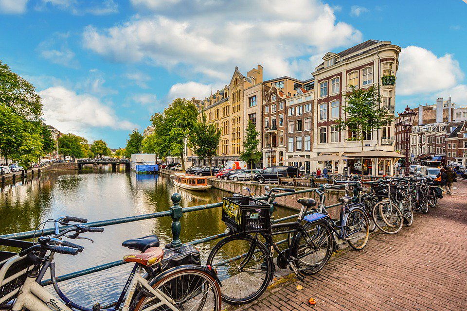 StuDocuIT's tweet photo. #Amsterdam vista da una #local : cosa #visitare e dove #mangiare :)
https://t.co/ng8euYfGCK https://t.co/mzcQX5vlSg
