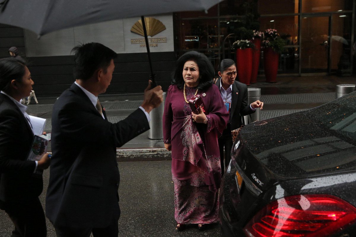 Aly-Khan Satchu on Twitter: &quot;Mr. Najib&#39;s wife Rosmah Mansor, in 2014,  leaving the Time Warner Center in New York, the site of one of their homes.  Ms. Rosmah is known for her
