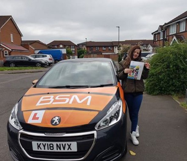 A big well done to Emily who's passed her test this morning. With only 3 DFS. Great achievement.