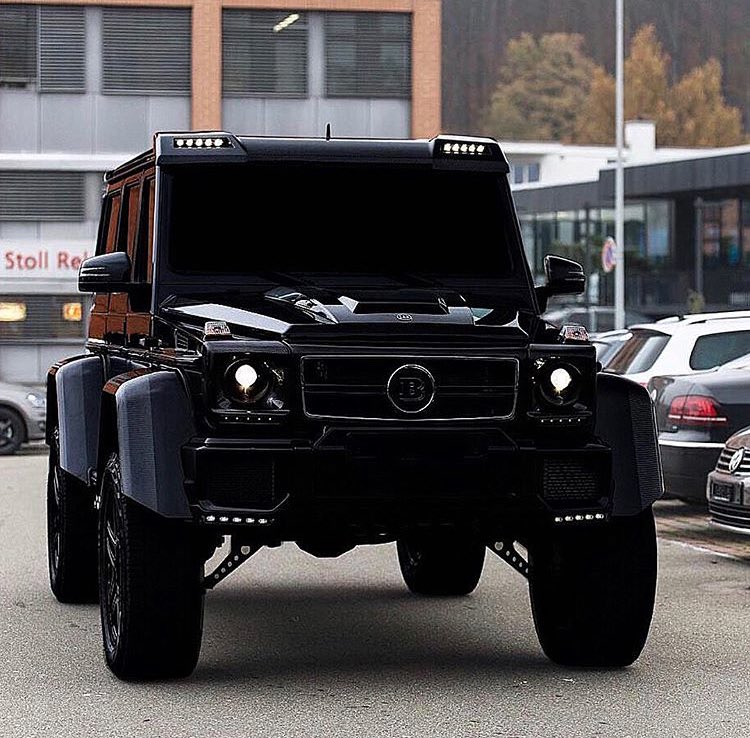 Sanelelesley2's tweet photo. Black Panther 🙌

I can run JHB n DBN with this just for a weekend😁😍 https://t.co/IFztSCKJ34