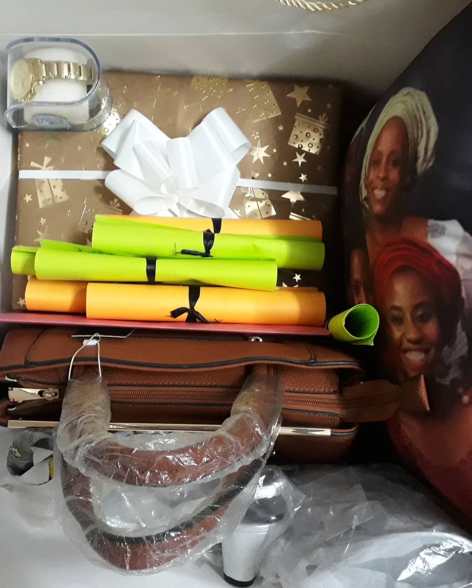 Personal_Cupid's tweet photo. What we have been up to😁. God bless our clients . .
.
.
Personal Cupid at your beck and call😉. #PersonalCupid #Gift #GiftItems #OneStopShop #GiftIdeas #Valentine #birthday #Anniversary #Delivery #Anniversary #Delivery #decisions #GiftsInLagos https://t.co/FqlGzKnujg