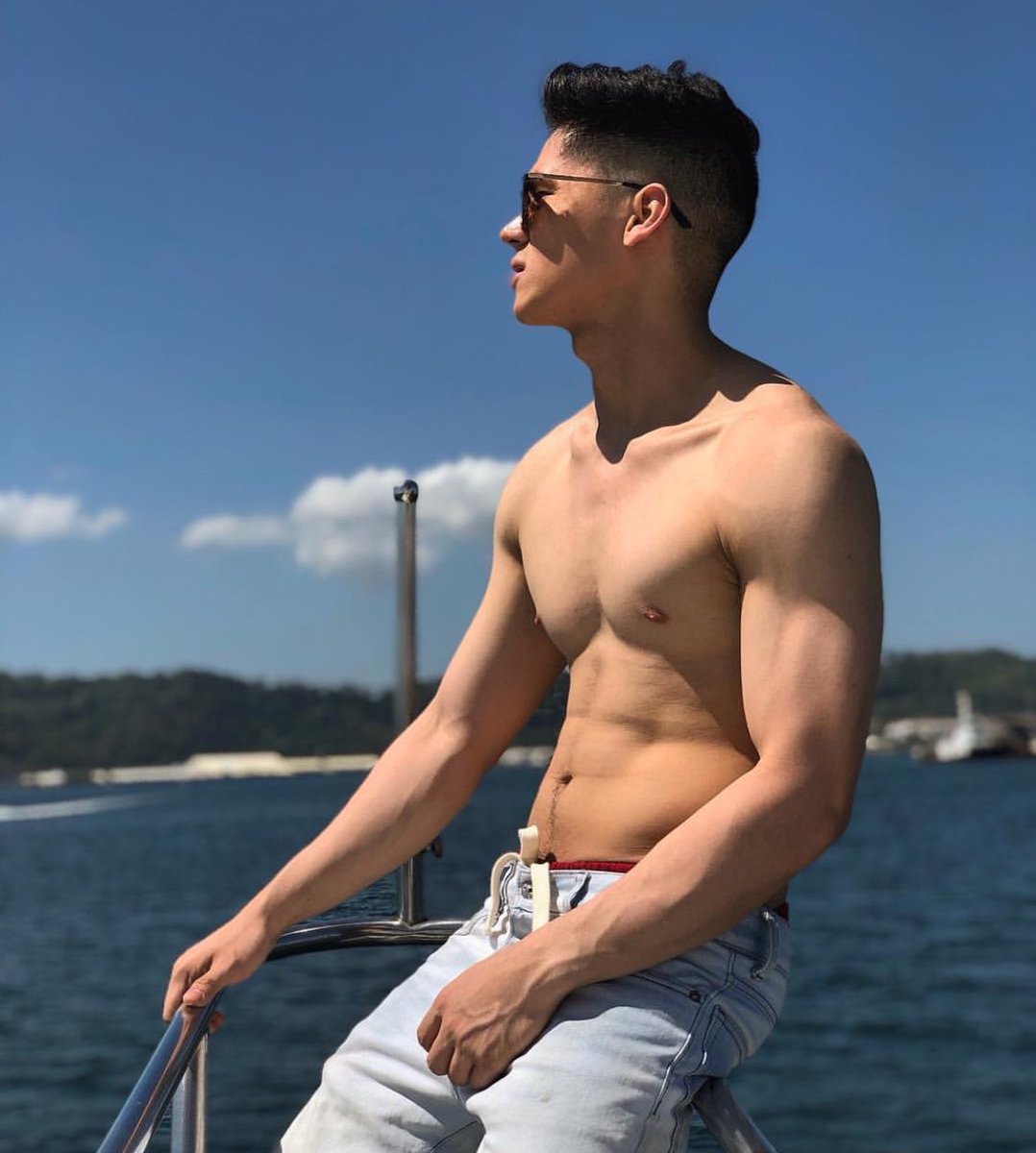 TheJakolDiary's tweet photo. ANG SHEREP NAMAN NI KUYA!!! JUSKO! 👊🏻💦 https://t.co/YnQDpnGl2Q