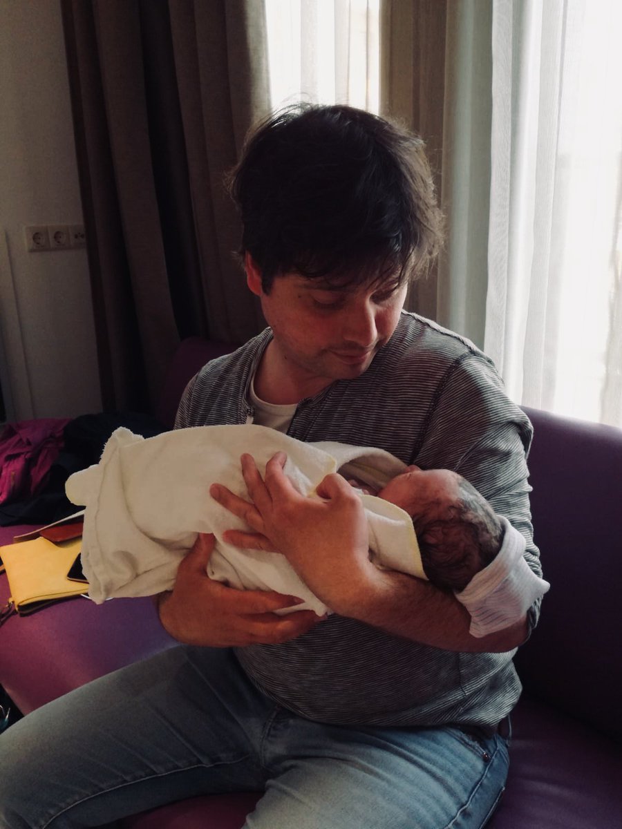 oeloek's tweet photo. Geboortenieuws en annulering! Zie hier ons nieuwste lid van de Oeloek familie: Sophie Abby! Helaas moeten wij door de geboorte van Sophie de voorstelling van vanavond @theaterkonhof afzeggen. Maar hopelijk kunnen we snel met een vervangende datum komen.   https://t.co/rAHfcnpQBF https://t.co/Br4HC8iTAu