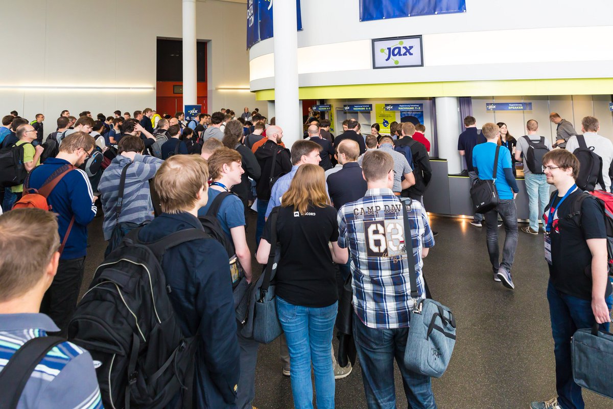 jaxcon's tweet photo. Der Ansturm war groß, die Konzentration auch. Die #JAX2018 hat ihren Besuchern viel geboten! Aber die Teilnehmer hatten nicht nur an den Sessions Spaß..! https://t.co/gf2RR0zVYi https://t.co/NqvVzEoTT7