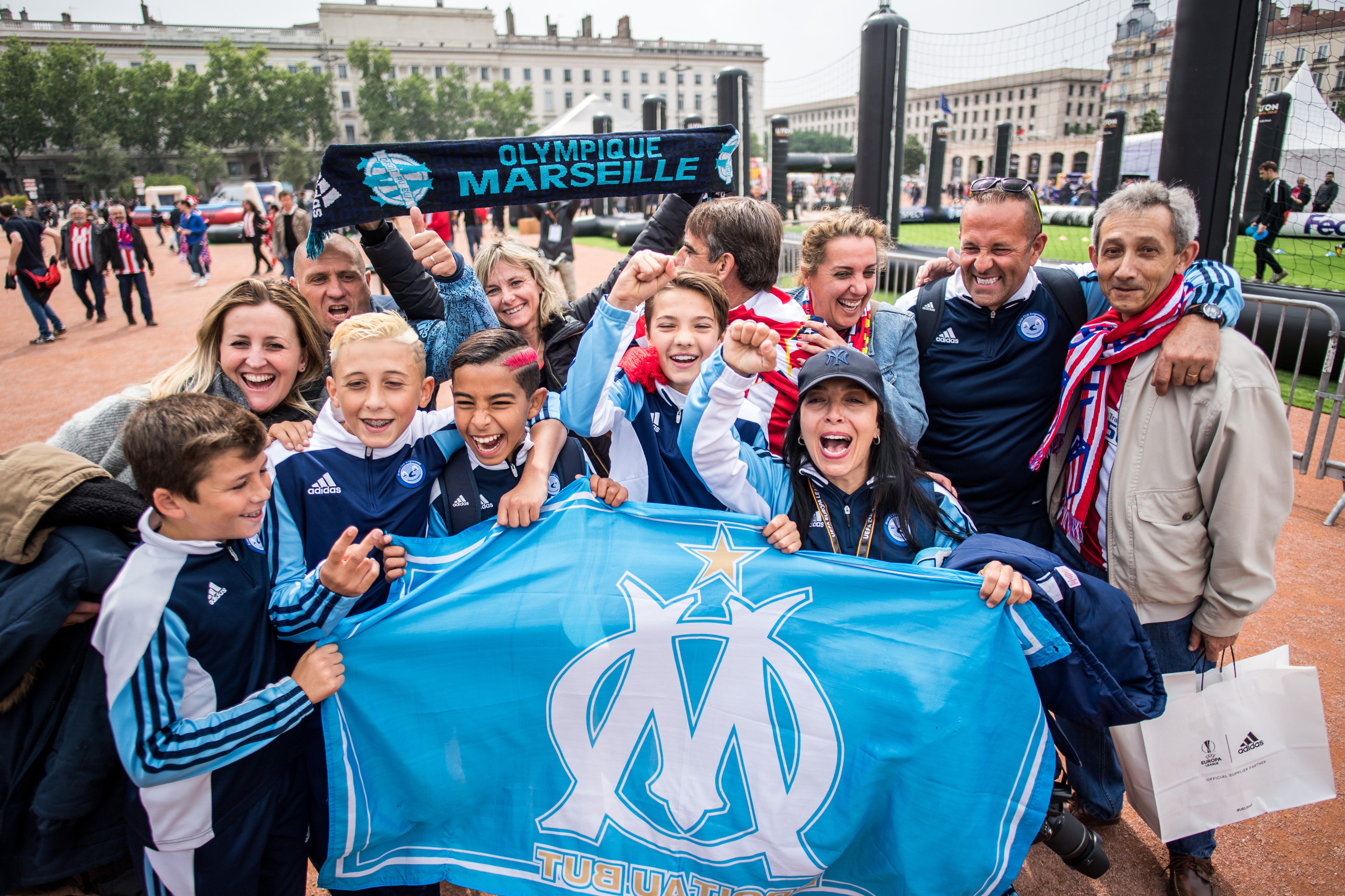 UEFA Europa League on Twitter: Marseille fans! How are you feeling? 🔵 Excited 😀 Nervous 😬 Calm #UELfinal #OMAtleti https://t.co/qw1Q4aFhP1" /