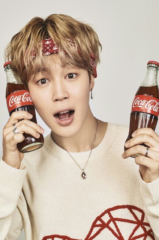 Pukkyz30's tweet photo. ทุกวันนี้กินแต่โค้กจนกระเพาะจะรั่วแล้ว 555 
#Jimin #Taehyung
#IVoteBTSBBMAs. @BTS_twt https://t.co/xmwzbAOXlx
