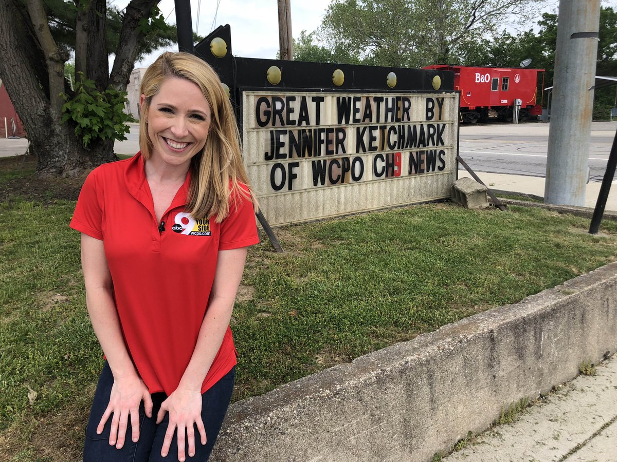 KetchmarkWCPO's tweet photo. I had a warm welcome to Aurora and I can’t wait to come back! Thanks for a fun morning. One more #katchketchmark stop next week.
@WCPO #cincywx #AuroraIN https://t.co/ckL4d4KNsi