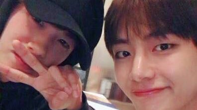 TheAnnyeongOppa's tweet photo. taehyung and parks  ❤️ https://t.co/21oHOMxiDY