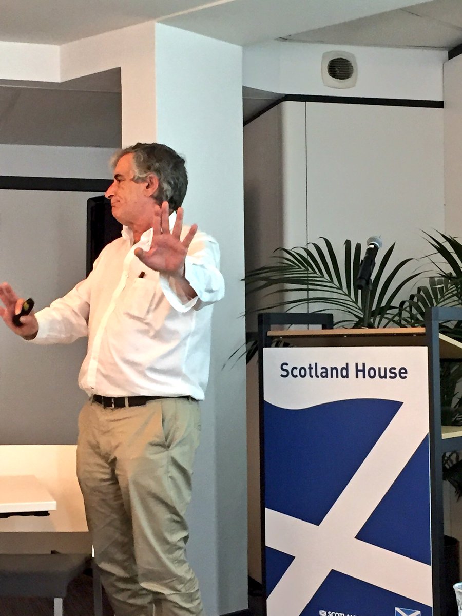 FracRiskEu's tweet photo. Jesus Carrera presents his ideas for ‘Best Practice Recommendations’ towards the #regulation of #shale #gas in the EU - passionate, lively and ambitious as always🕺 ! https://t.co/I5qyfMxTVA
