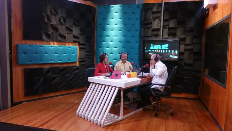 Estamos en batalla permanente contra la corrupción. Las instrucciones del pdte <a href="/NicolasMaduro/">Nicolás Maduro</a> han sido claras ¡Tolerancia cero a la gestoría!. En el Saime hemos puesto a la orden del MP +300 funcionarios. Invito a los usuarios a realizar sus denuncias #PorLaPazYProsperidadVota