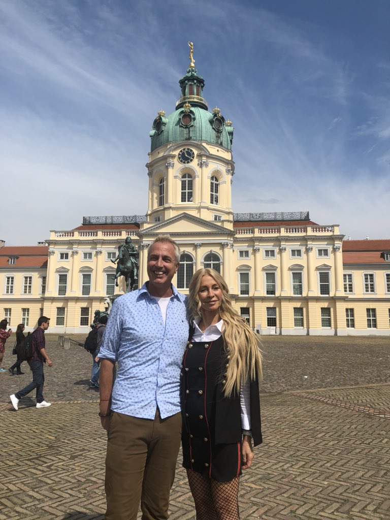 marley_ok's tweet photo. Un lujo que nos damos!
Viajar a #Berlin con @soycrismorena Este domingo no te pierdas #Berlin en #PorElMundo 21 hs EN VIVO por @telefe https://t.co/Y2705riCGG