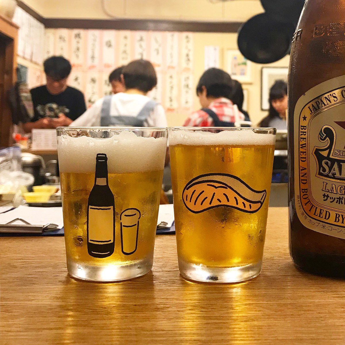 Gallery Commune Commune Press A Twitter ビールがごくごく美味しくなる時期ですね 代田橋 しゃけスタンド と代田橋 中洲 しゃけ小島 のビールグラスをcommuneで制作しました ビジュアルは小幡彩貴 Obatasaki さん 瓶ビールを注文するとこちらのグラスで Gallery Commune Commune Press A Twitter ビールがごくごく美味しくなる時期ですね 代田橋 しゃけスタンド と代田橋 中洲 しゃけ小島 のビールグラスをcommuneで制作しました ビジュアルは小幡彩貴 Obatasaki さん 瓶ビールを注文するとこちらのグラスで
