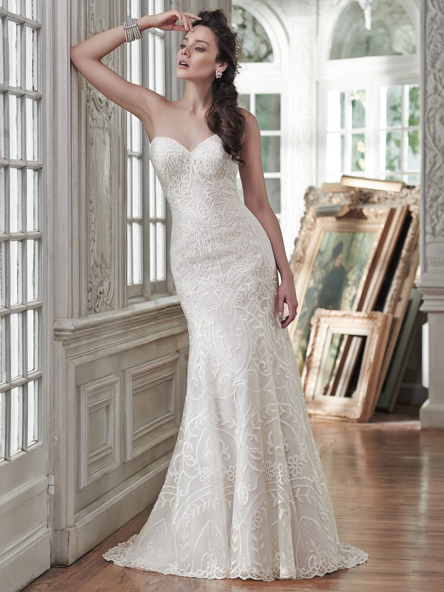 BanburyBridal's tweet photo. Our next £100 Bank Holiday Bonanza is confirmed for Sunday 27th &amp; Monday 28th x

Designer gowns like these in all sizes for only £100!  Call 01295 254621 or inbox asap for appointments.

#Banbury #Weddings #Gowns #Sale #Dress #Bridal

@BanburyBid @BanburyShopping @BanburyOldTown https://t.co/aoM963npfb