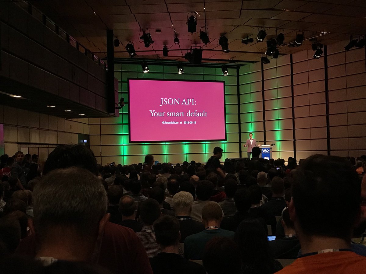 StevePetcu's tweet image. Packed room here at #WeAreDevelopers2018 @JeremiahLee’s talk!