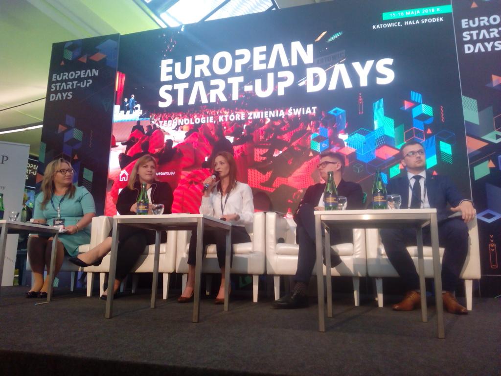 miasto_katowice's tweet photo. #Inkubatory i akceleratory - środek a nie cel - https://t.co/CpdHZFiF1Z. o takich zagadnieniach rozmawiamy dzisiaj w #Spodek @estartupdays https://t.co/n0pqF3dkYH
