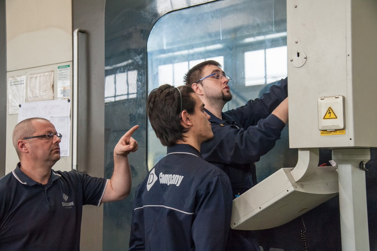 Često je jako malo potrebno da se dođe do posla. Uz #E2E obuke na radnom mestu i podršku obučenih mentora možeš naučiti one radne veštine koje će te brže odvesti ka tvojoj prvoj plati! Poseti nas na znanjemdoposla.rs možda imamo rešenje i za tebe.