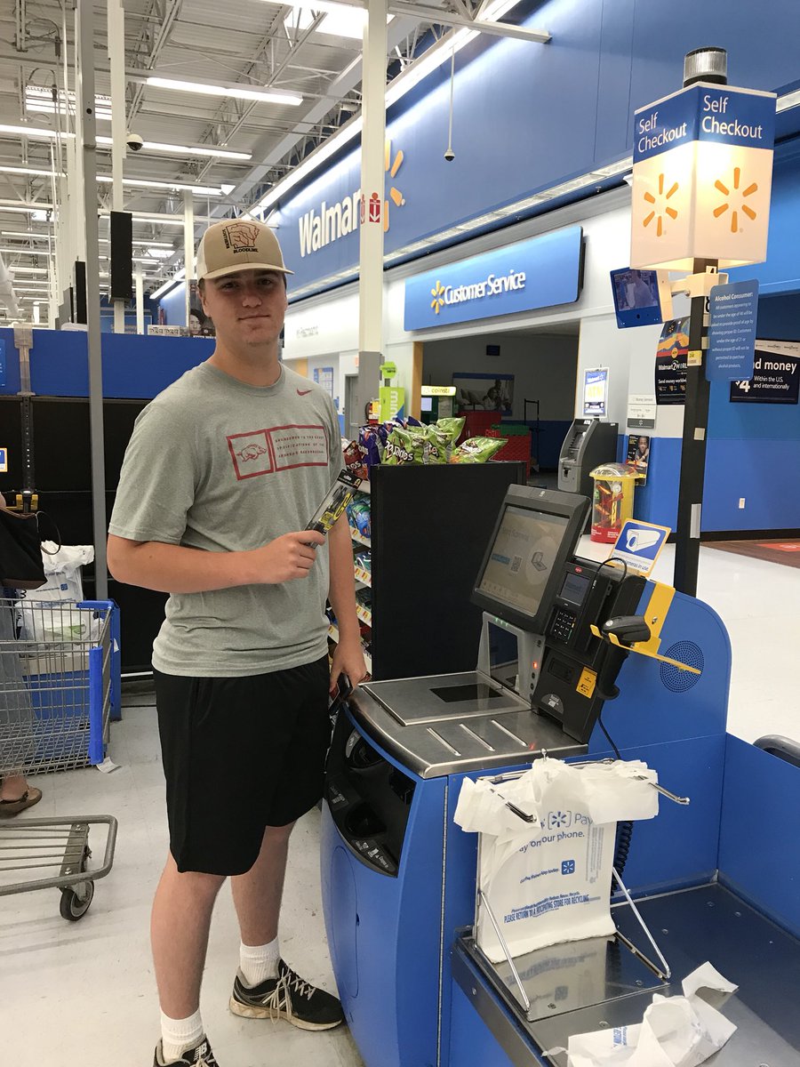 Tara Seale tweet media