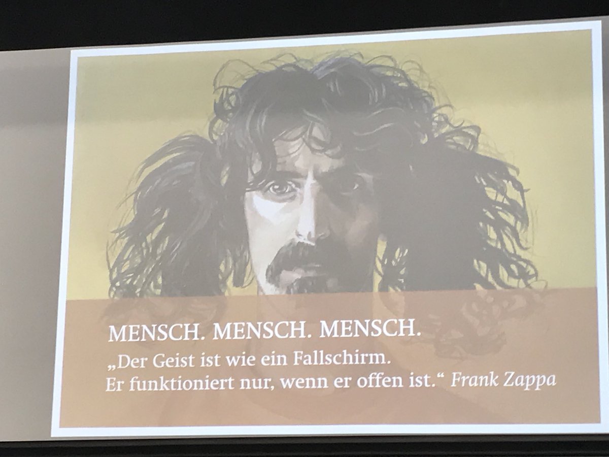 karinaumdasch's tweet image. Es menschelt. Gleich gehts los mit @Eigenland_de #ccj18