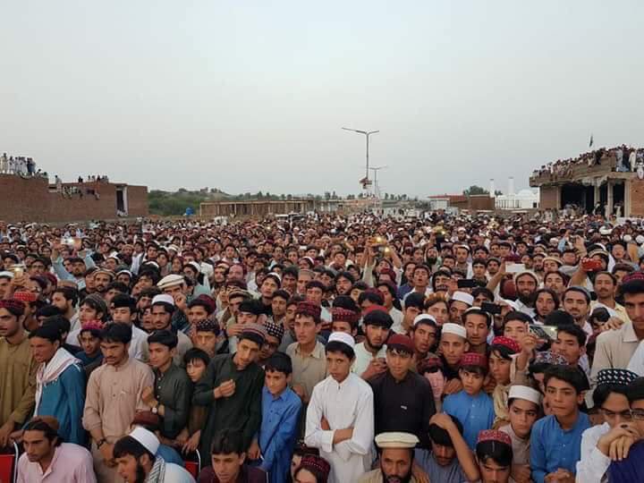 ManzoorPashteen's tweet photo. #MiraAliSitIn 
نارتھ وزیریستان کے غیور عوام کا میرعلی میں فوج کے ۱۰۰% کنٹرول علاقوں میں ٹارگٹ کیلنگ کے خلاف دھرنہ  جاری ہے 
ہم اس دھرنے کے ساتھ ہے ساتھ تھے اور ساتھ رہینگے ۔ https://t.co/cYGU5IZS5O