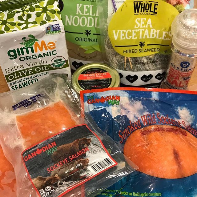 forgoodhealthmo's tweet image. Today’s theme: seas and rivers. #macrobioticseasalt #kelpnoodles #seavegetables  #seaweedsnacks #smokedsalmon #sockeyesalmon #salmoncaviar @thecanadianwayau @gimmegrams @the_whole_foodies @olssonssalt #pescatarian #omega3