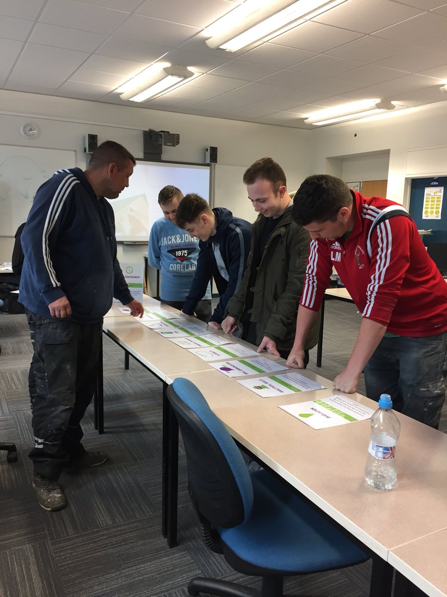 lcbtiling's tweet image. Our students are learning valuable workspace skills today. #leeds #tilers #employability