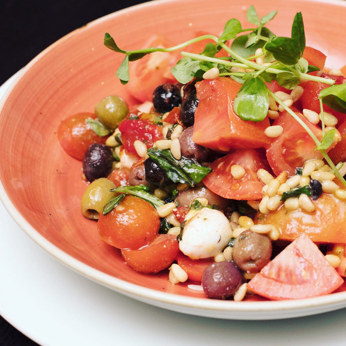 Another beautiful day in Edinburgh calls for one of our freshly-made salads, bursting with colour &amp; flavour.  

Packed with heirloom tomatoes, buffalo mozzarella &amp; pine kernels and finished with a basil dressing - it's summer on a plate #edinburgh #lunch #RadissonBlu