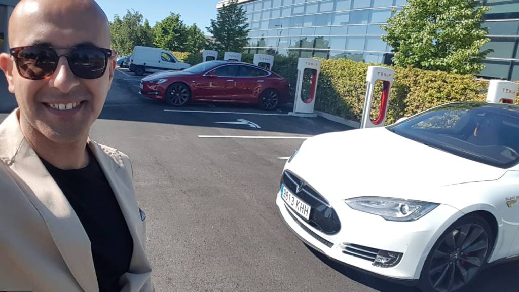 SinergiaElctric's tweet photo. Inaugurado el Supercharger de Tesla en Madrid https://t.co/hsFt1fROFC https://t.co/2R6ZAE3x1N