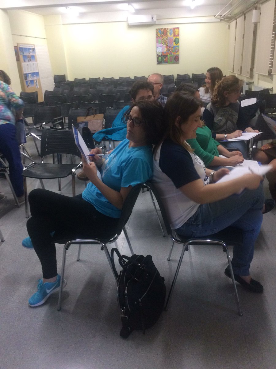 Acascales's tweet photo. Una estrategia para abordar la comunicación. Dictar dibujos @Acascales @CPRRegionMurcia https://t.co/yKkDZRih0j