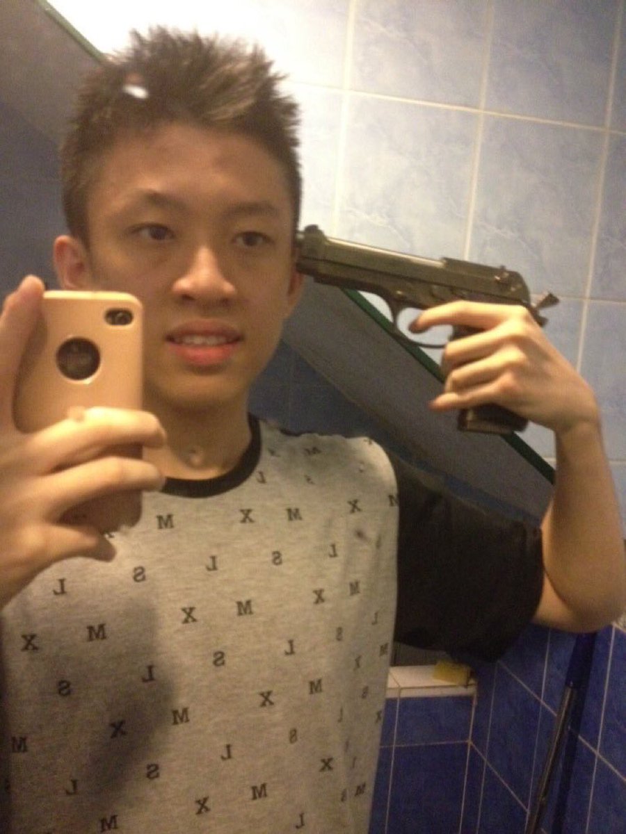 sophieprint_'s tweet photo. literally fuckin everyone after realising you were meant to leave 2 lines between each question #aqareligiousstudies #GCSEs2018 https://t.co/9OR0QnYc2r