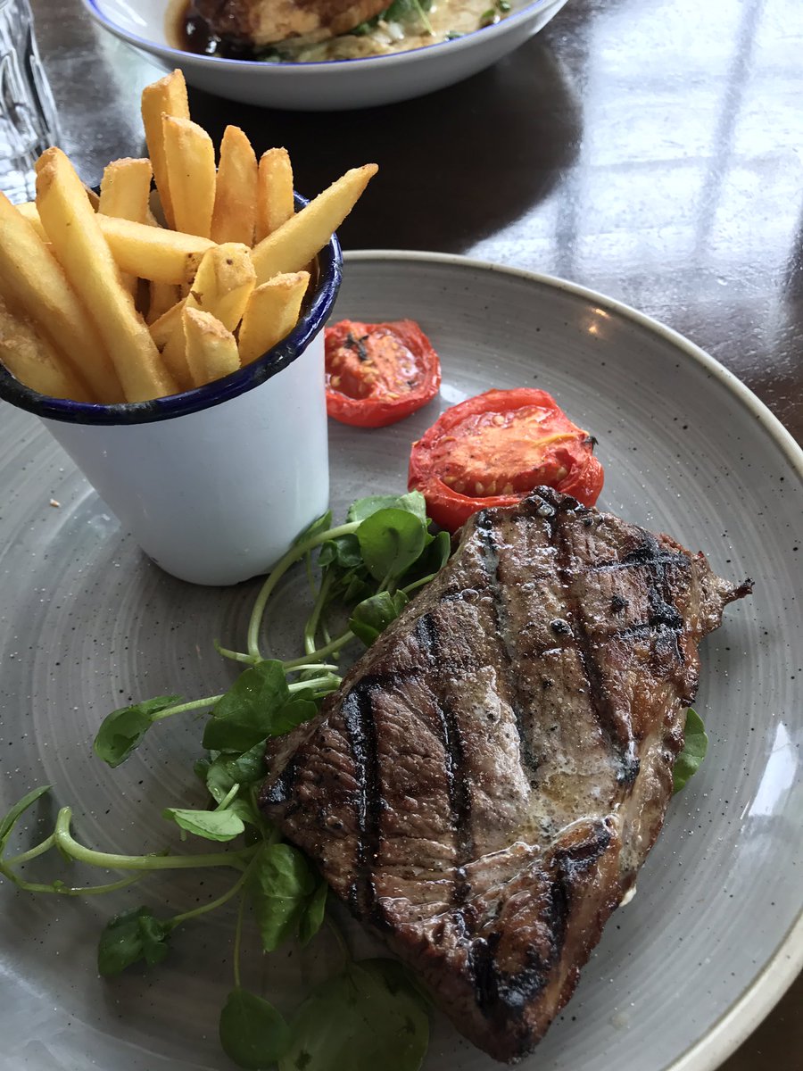 LewisKelsey2's tweet photo. A lovely lunch of dry aged rump steak today @jacobsinn  @AubreyAllen  yumyum ! https://t.co/EAiV5HSXsF