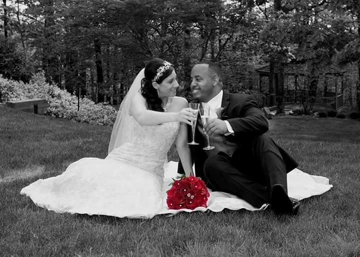 Sjacksonbey1806's tweet photo. Happy Anniversary to my amazing husband. We may not be perfect but were perfect for each other. I love you babe and can't wait to see what our future holds. 3 years down, forever to go... 💗👪👰💒💍💐 https://t.co/ueh5lrsnhc