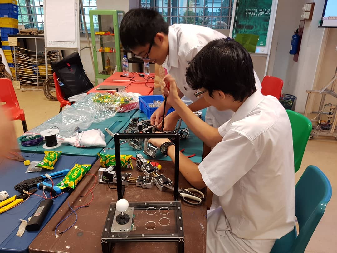 AIS_Cube's tweet photo. Extra hours and effort going into the open house prep. These guys are seriously dedicated.
#riopenhouse #robotics #arduino #raspberrypi #diyelectronics #retropie #stemeducation https://t.co/wW2zplpc27