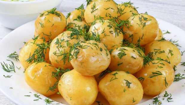 smakerpl's tweet photo. Czy też kochacie młode ziemniaki? https://t.co/l0nQ5EYSaW 🥔😍 #smaker #potato #almostsummer https://t.co/2VccsvJKjs