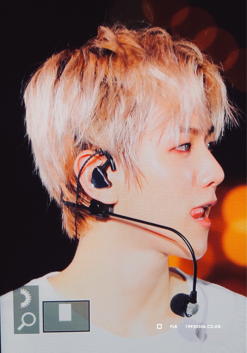 EXO_MyanmarTeam's tweet photo. [PREVIEW] 180516 Baekhyun @ EXO-CBX 'Magical Circus' Tour in Fukouka 
Cr. fuzzylittlebaby
#CBX_MagicalCircus #PremiosMTVMiaw #MTVBRKPOPEXO @weareoneEXO
#admin_seulement61🔥
#EXOProtection_Myanmar
#EXOMyanmar_Team https://t.co/U9SZoQSsxG