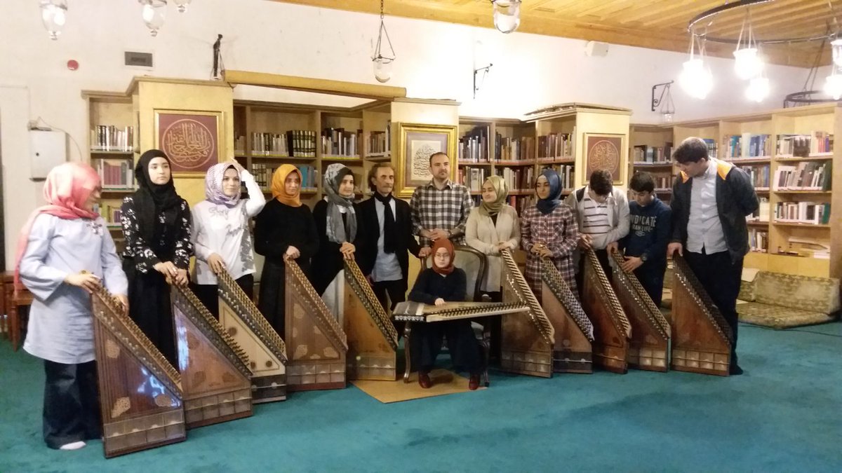 biksadsanat's tweet photo. #biksadsanat atölyesi yıl sonu buluşmaları...
#ebrudersi #ebrusergisi #eğiticidrama #kuranıkerim #kanundersi #rehasağbaş https://t.co/zx7Pujktlc