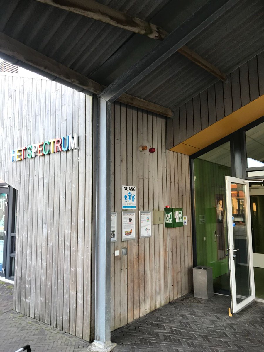 Aan beide kanten van de Ee komt een AED te hangen, zodat heel Birdaard hartveilig is. Allemaal dankzij de ambassadeurs in het dorp! #frylsanhartveilig #AED