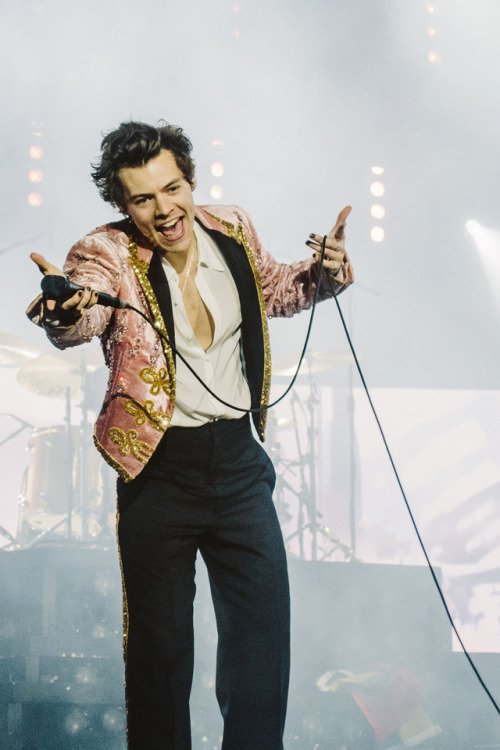 hq harry pics tweet media