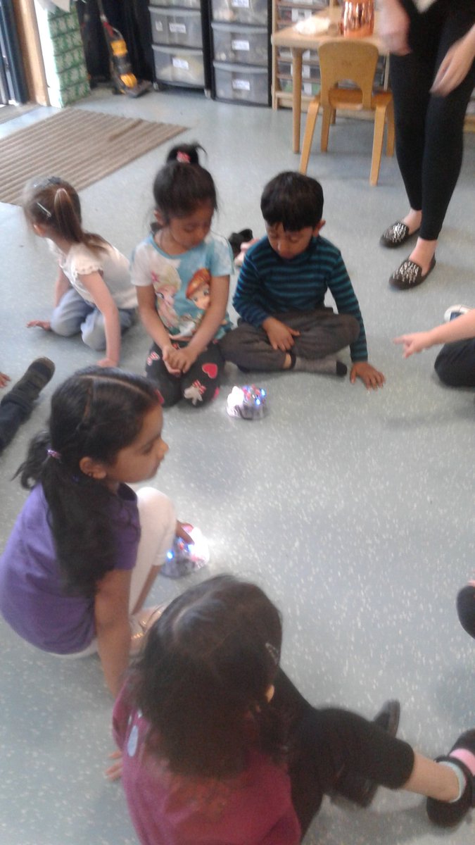 IsobelMairFC's tweet image. The children had great fun learning early
coding skills. #DigiSchoolERC #earlycoding @DigiLearnScot