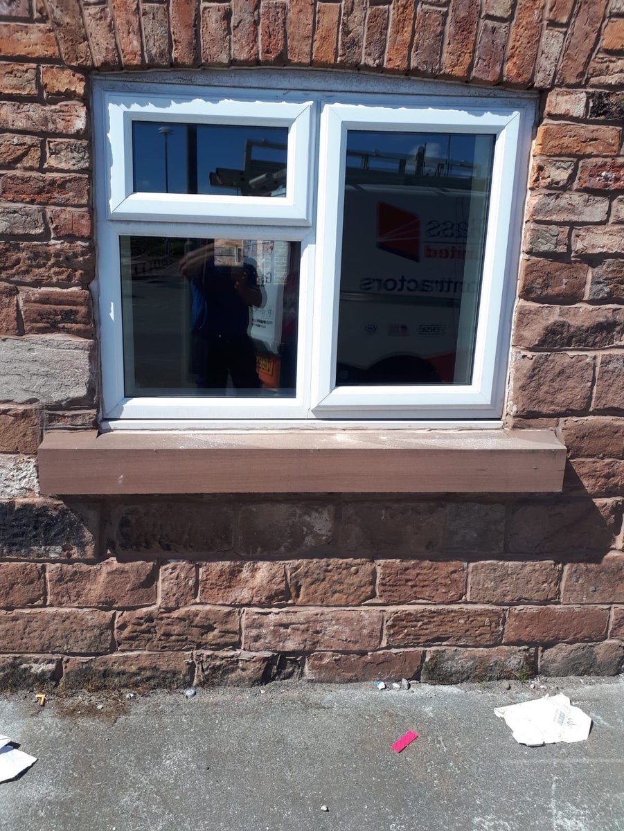Urgent glazing job in West Derby. We manufactured a double skin lamented safety glass double glazed unit and fitted same day. Call us on 0151 922 2026 📞 #Liverpool #glazing