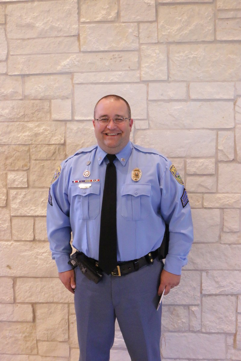 SGCountySheriff's tweet image. Sgt. Barth Saves The Day for One Family!
#Quickthinking #SgtBarthforthewin #Thankyou #WeAreProud #SCSO