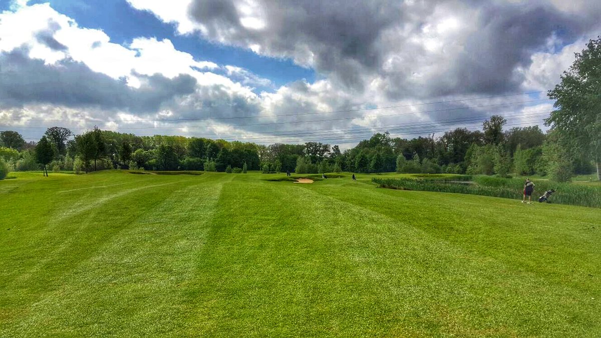 rigagolf's tweet image. Golfliefhebbers opgelet! Wij hebben een geweldig nieuw arrangement ontwikkeld in samenwerking met @AparthotelD &amp;amp; @DeLageMors 2-daags golfarrangement “RIGA Golf Experience” voor € 70,- per persoon. Meer informatie: rigagolf.nl/arrangementen.…