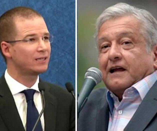 Que en el cuarto de guerra de <a href="/lopezobrador_/">Andrés Manuel</a> discuten la posibilidad de no acudir al segundo debate

Que si lo enferman convenientemente o se disculpa alegando que no va a que le “echen montón”

Así el miedo que le tiene a <a href="/RicardoAnayaC/">RicardoAnayaC</a>

AMLO teme otra repasada

#AnayaSíLeGana