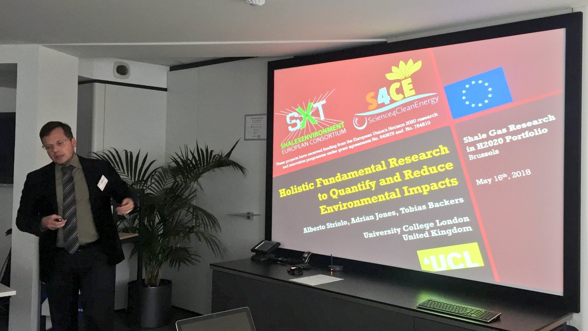 FracRiskEu's tweet photo. Alberto Striolo from ShaleXenvironmenT explains how they reduce #risk via #fundamental #research into #shale #gas https://t.co/VXJKeL5Hyq