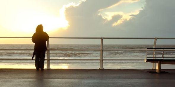 Om professionals en vrijwilligers in het sociale domein bewust te maken van schroom of weerstand bij het bespreekbaar maken van eenzaamheid van cliënten, is de Train-de-trainer ‘In gesprek over eenzaamheid’ ontwikkeld. Meer weten? bit.ly/2KoEKQ2