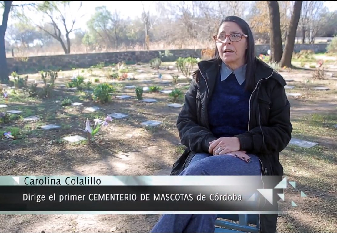 fundacionEmasE's tweet photo. #ComunidadEmasE | Hoy te presentamos a Carolina Colalillo, directora de #ParquedelAmigo, Cementerio para mascotas. La idea de este #emprendimiento surgió de la abuela de Caro que, con 80 años, compró el terreno hace 20 años.
📼 → https://t.co/0phmjXYRN7
#EmasE10Años #PDN2017 https://t.co/v5mAgId0JS