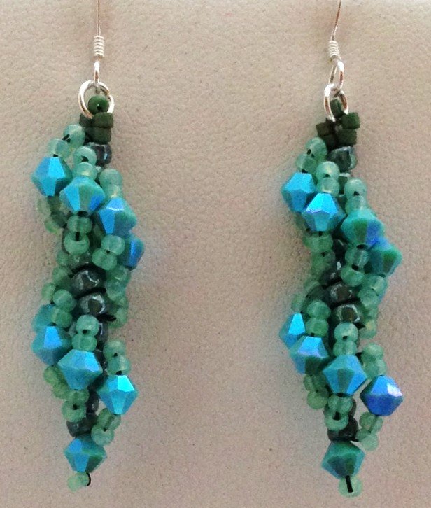 FeithHodge's tweet image. Turquoise Green Beaded Earrings, Turquoise Crystal Earrings, Swarovski Cluster Earring,Spring and Summer Jewelry, Small Dangle Earrings tuppu.net/a022e106 #Etsy #FeithHodgeCreations #SpringAndSummer