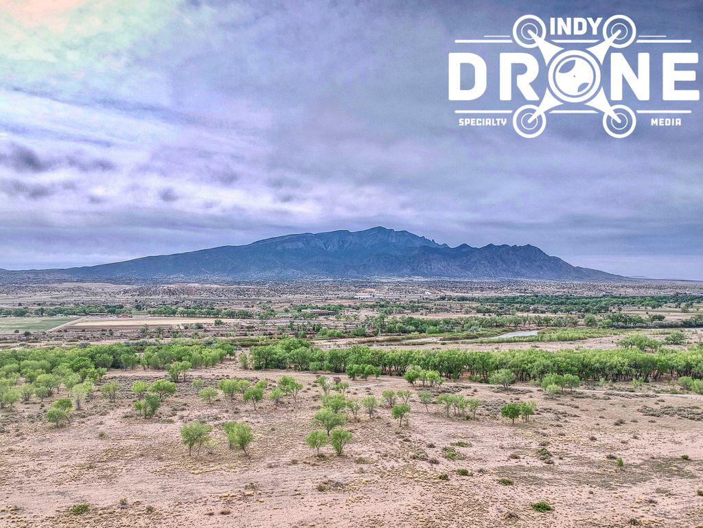 indydrone's tweet photo. Amazing natural beauty in #NewMexico #DJI #Spark #AlwaysDroning #Vacation https://t.co/C6JM6Xd2z0